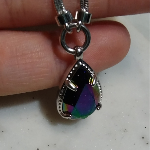 Kendra Scott Iridescent Goldstone Necklace - Picture 4 of 8
